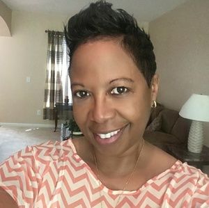 Meet your Posher, Lisa